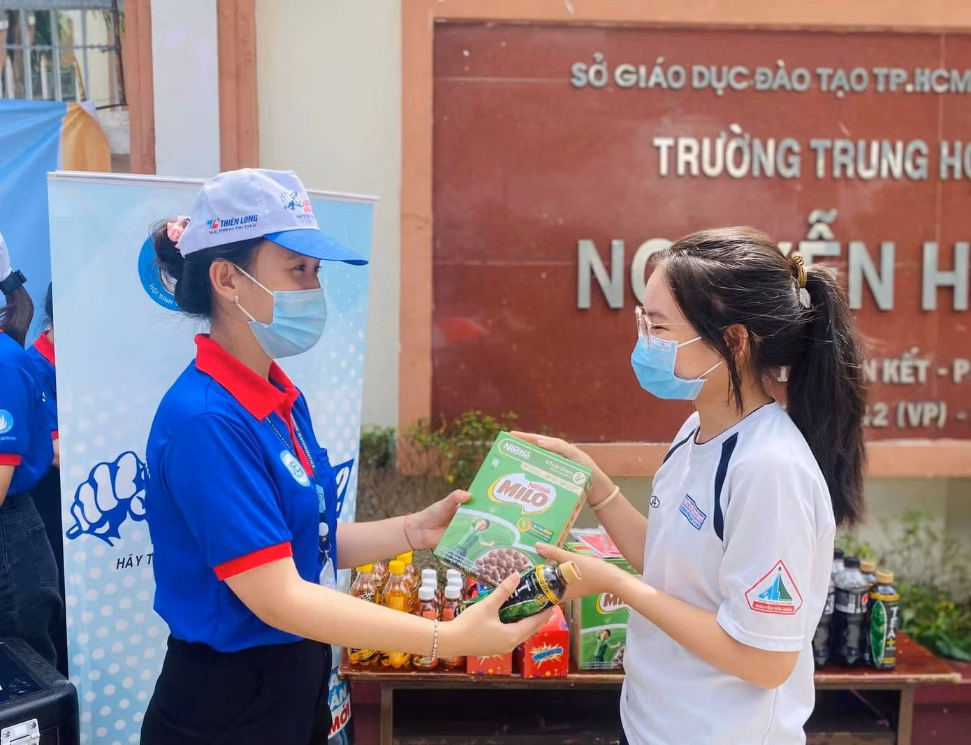 Tham gia công tác xã hội và hoạt động phong trào là một trong những thành tích nổi bật của Kim Thái.