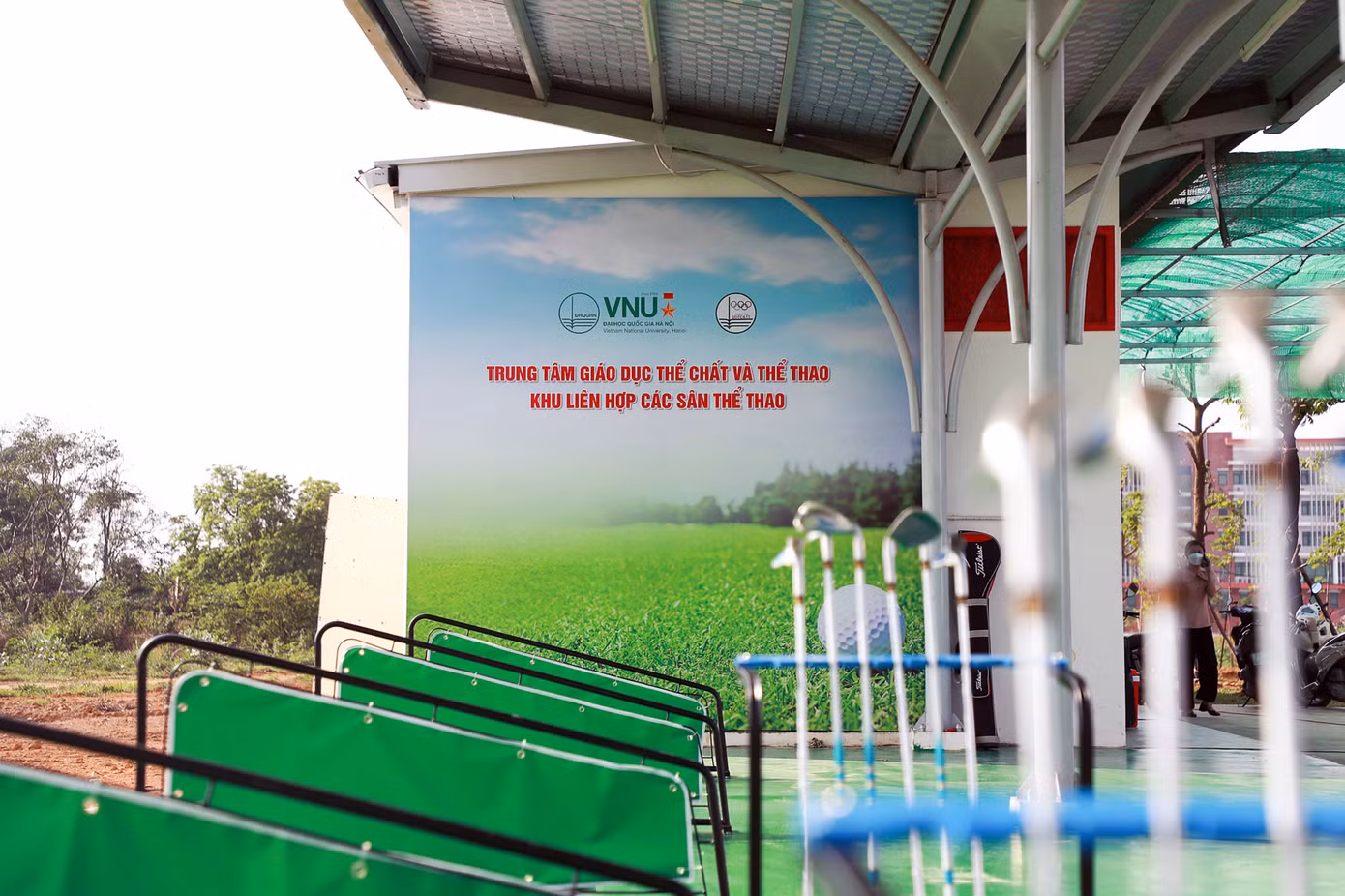 Cận cảnh sân tập gofl dành cho sinh viên ĐHQG Hà Nội.