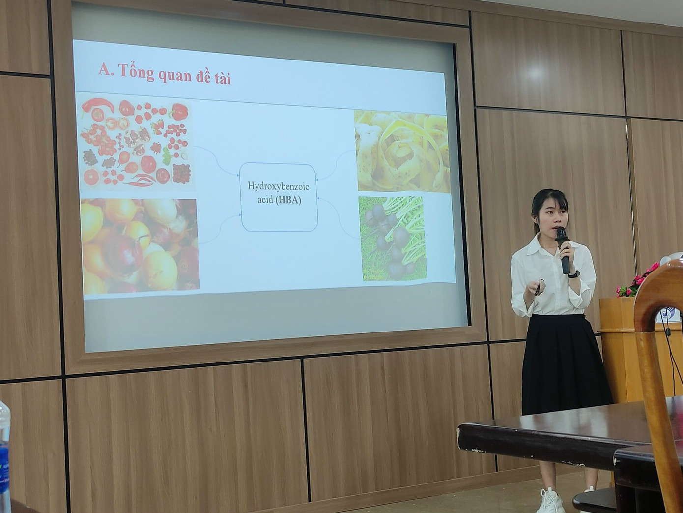 Hằng đã có cho mình bảng dài thành tích trong công tác Đoàn - Hội và Nghiên cứu khoa học.