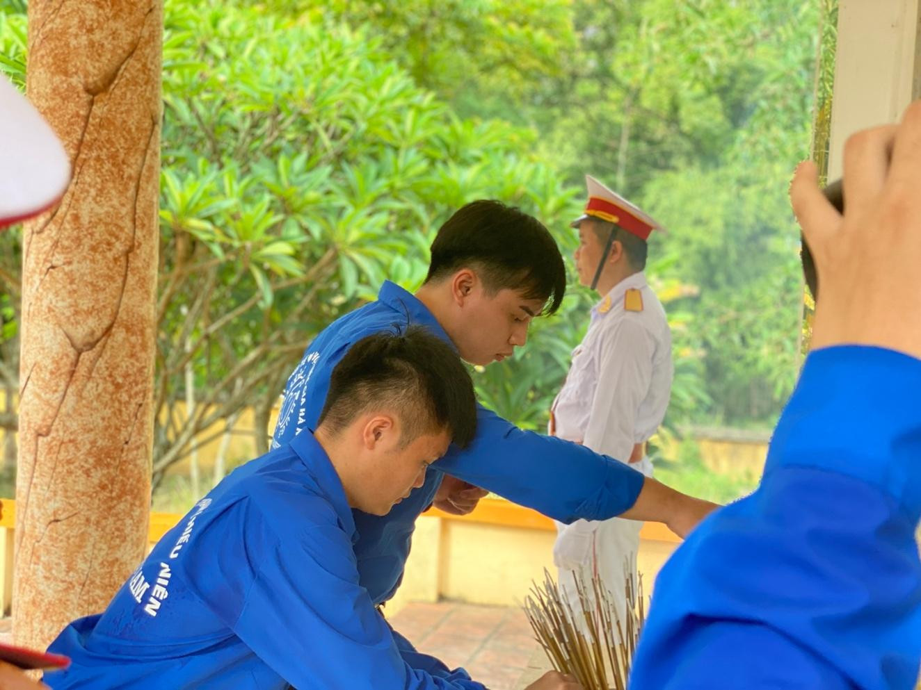 Các hoạt động công tác xã hội của Đoàn Thanh niên - Hội Sinh viên trường ĐH Kinh tế (ĐHQG Hà Nội). Các hoạt động công tác xã hội của Đoàn Thanh niên - Hội Sinh viên trường ĐH Kinh tế (ĐHQG Hà Nội).