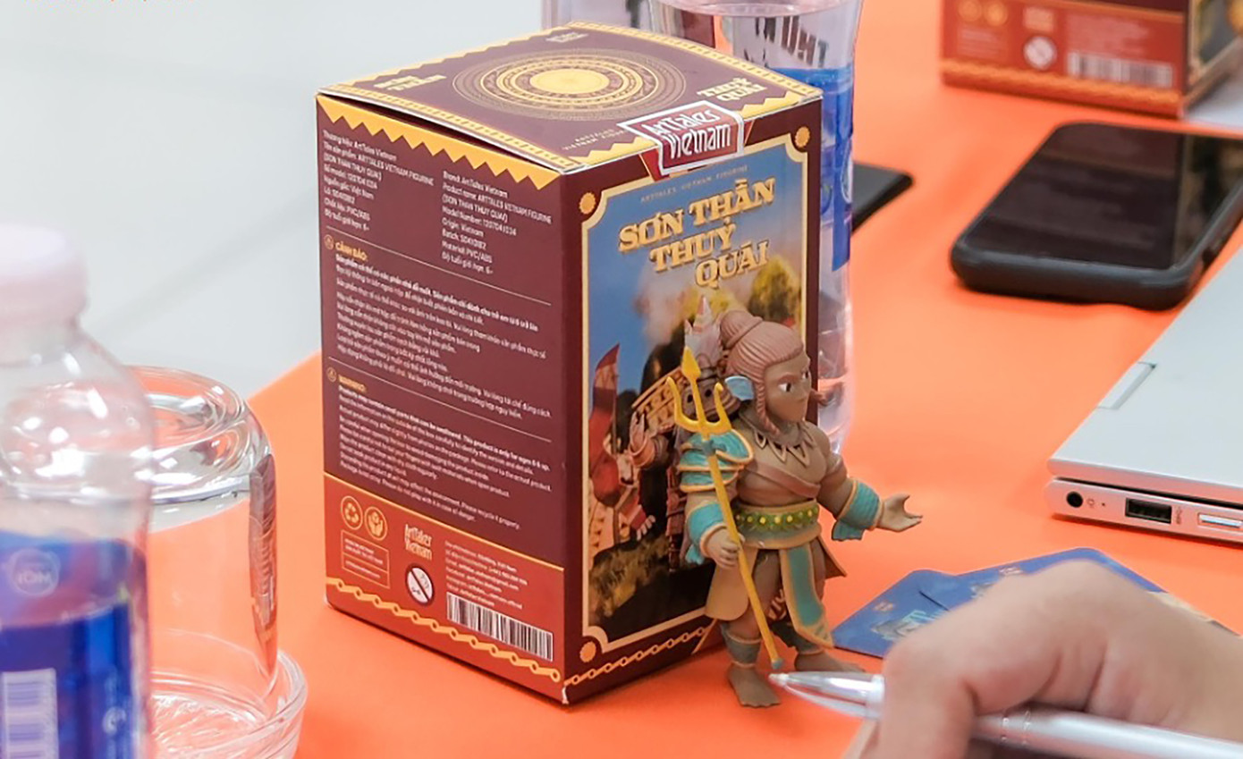 Nhóm sản xuất ra các túi mù thật để đem đến buổi bảo vệ đồ án.