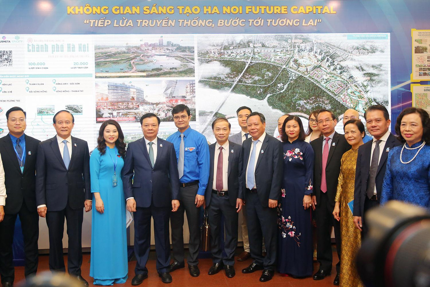 Các đại biểu tham dự chương trình.