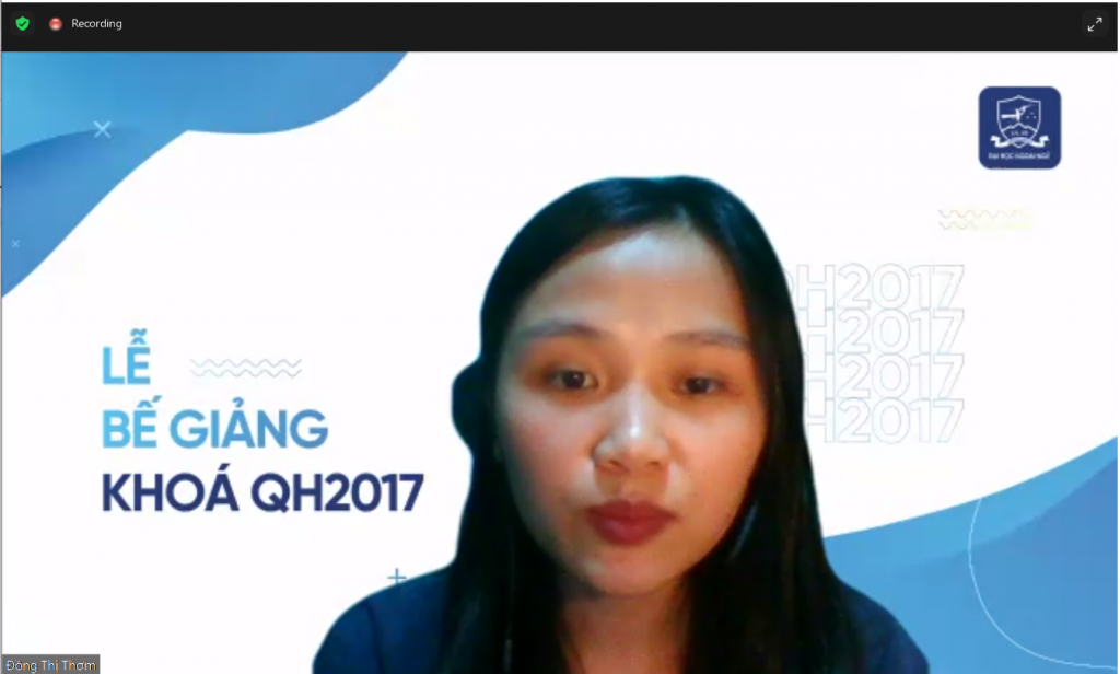 Bạn Đồng Thị Thơm chia sẻ tại lễ bế giảng