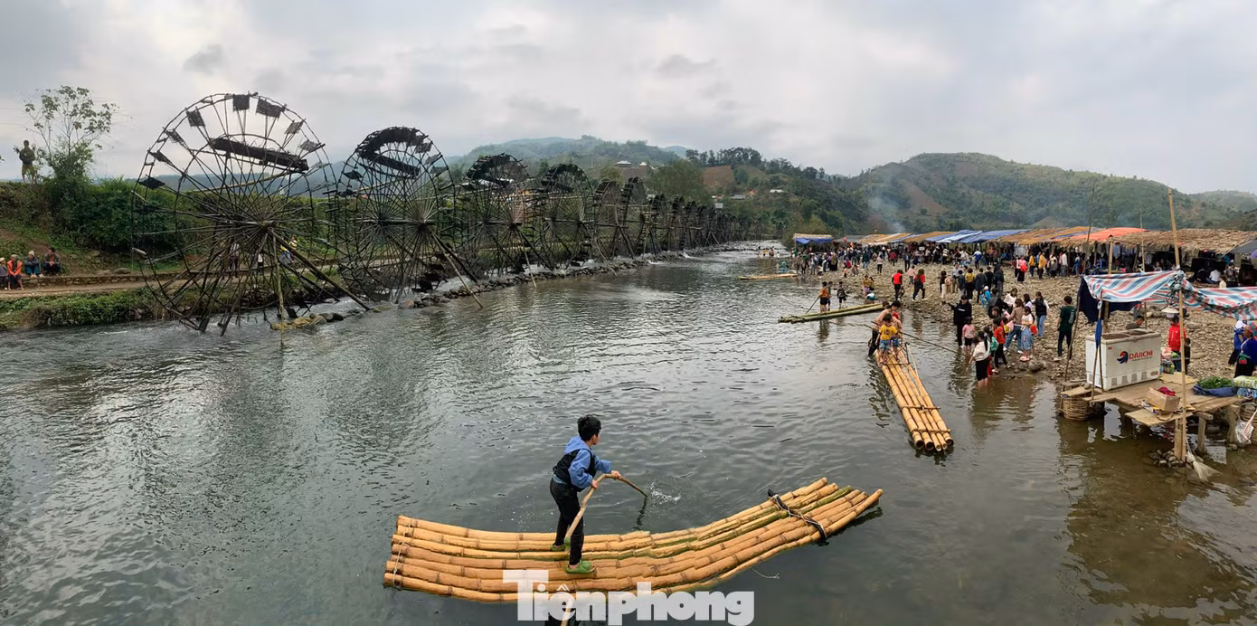 Gần 30 cọn nước khổng lồ ở bản Nà Khương (Tam Đường, Lai Châu). Gần 30 cọn nước khổng lồ ở bản Nà Khương (Tam Đường, Lai Châu).