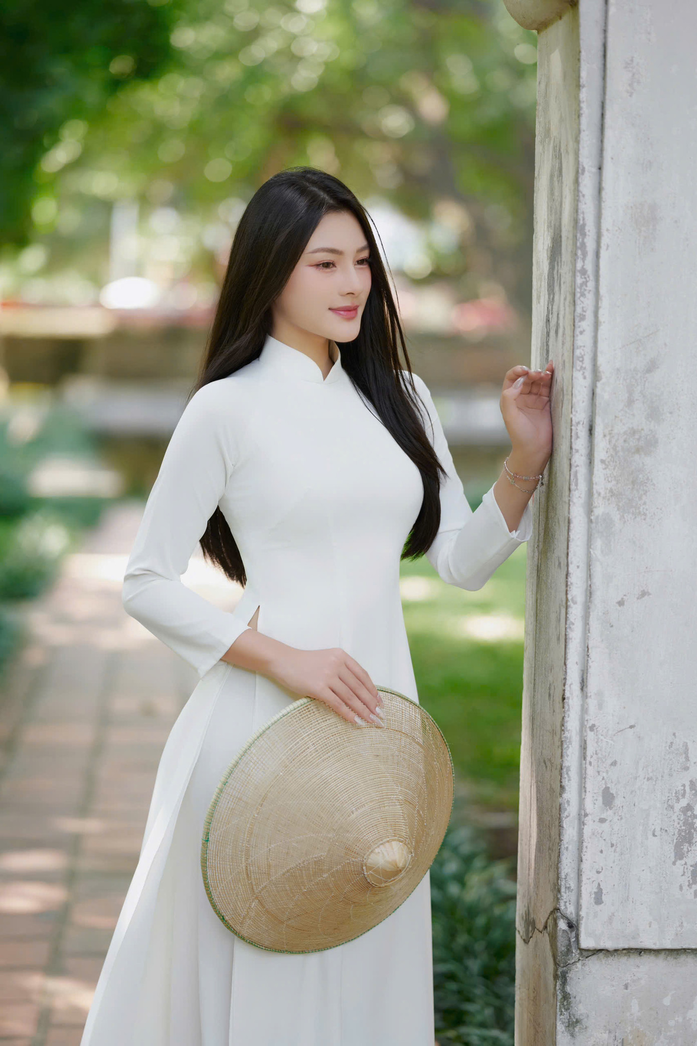 Lê Thái Bảo Khanh - Hoa khôi 'UEB Charming 2024'. Ảnh: NVCC Lê Thái Bảo Khanh - Hoa khôi 'UEB Charming 2024'. Ảnh: NVCC