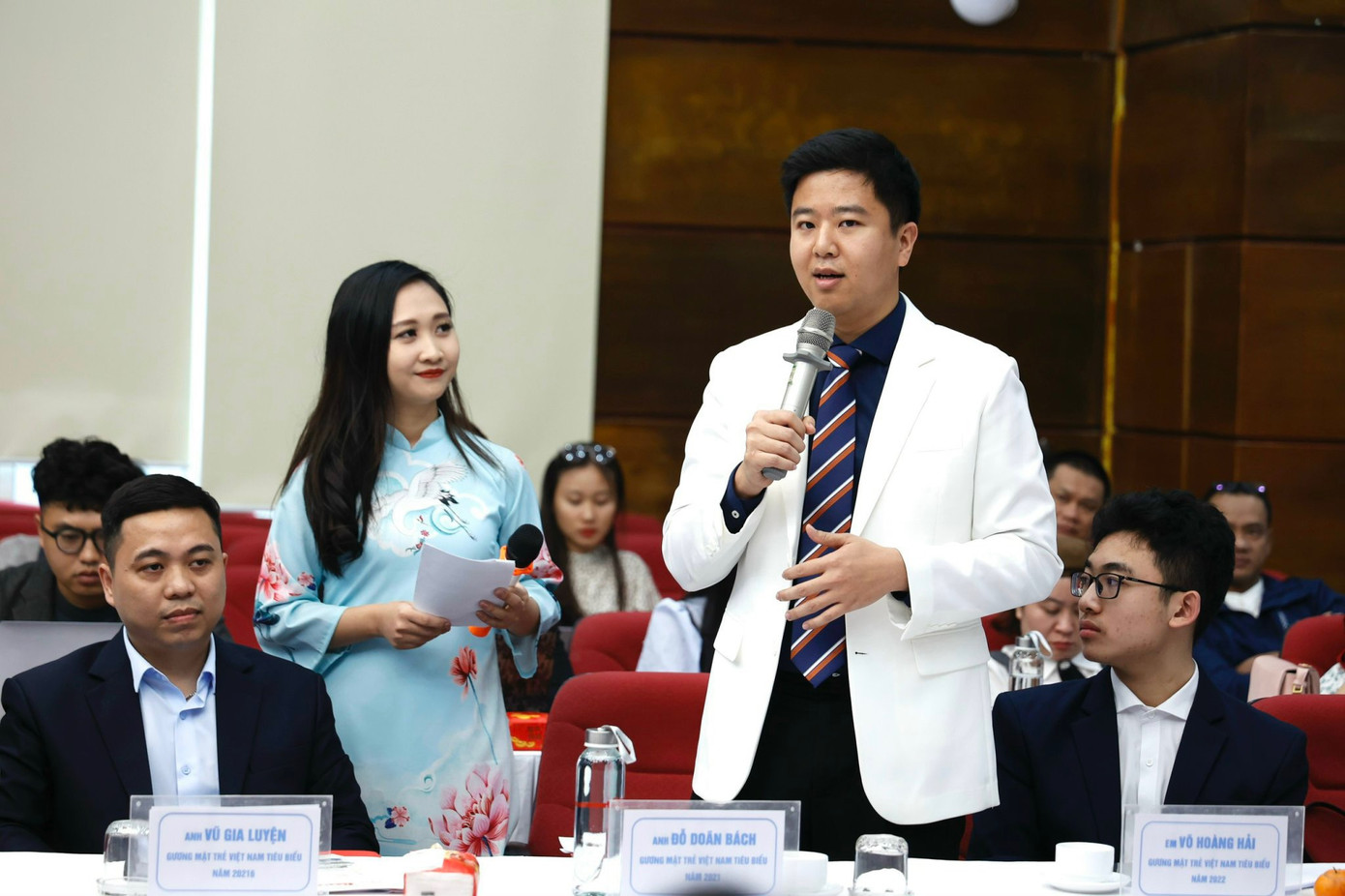 ThS. BS Đỗ Doãn Bách trong các hoạt động cộng đồng.