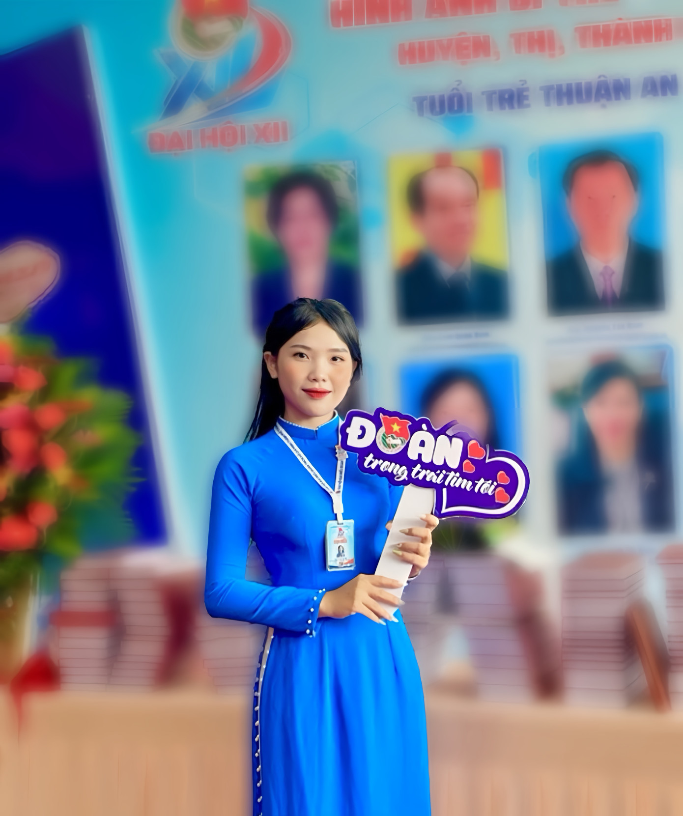 Nữ sinh Lê Thị Tú Anh, Đảng viên trẻ tuổi nhất trường ĐH Kinh tế - Kỹ thuật Bình Dương. Nữ sinh Lê Thị Tú Anh, Đảng viên trẻ tuổi nhất trường ĐH Kinh tế - Kỹ thuật Bình Dương.