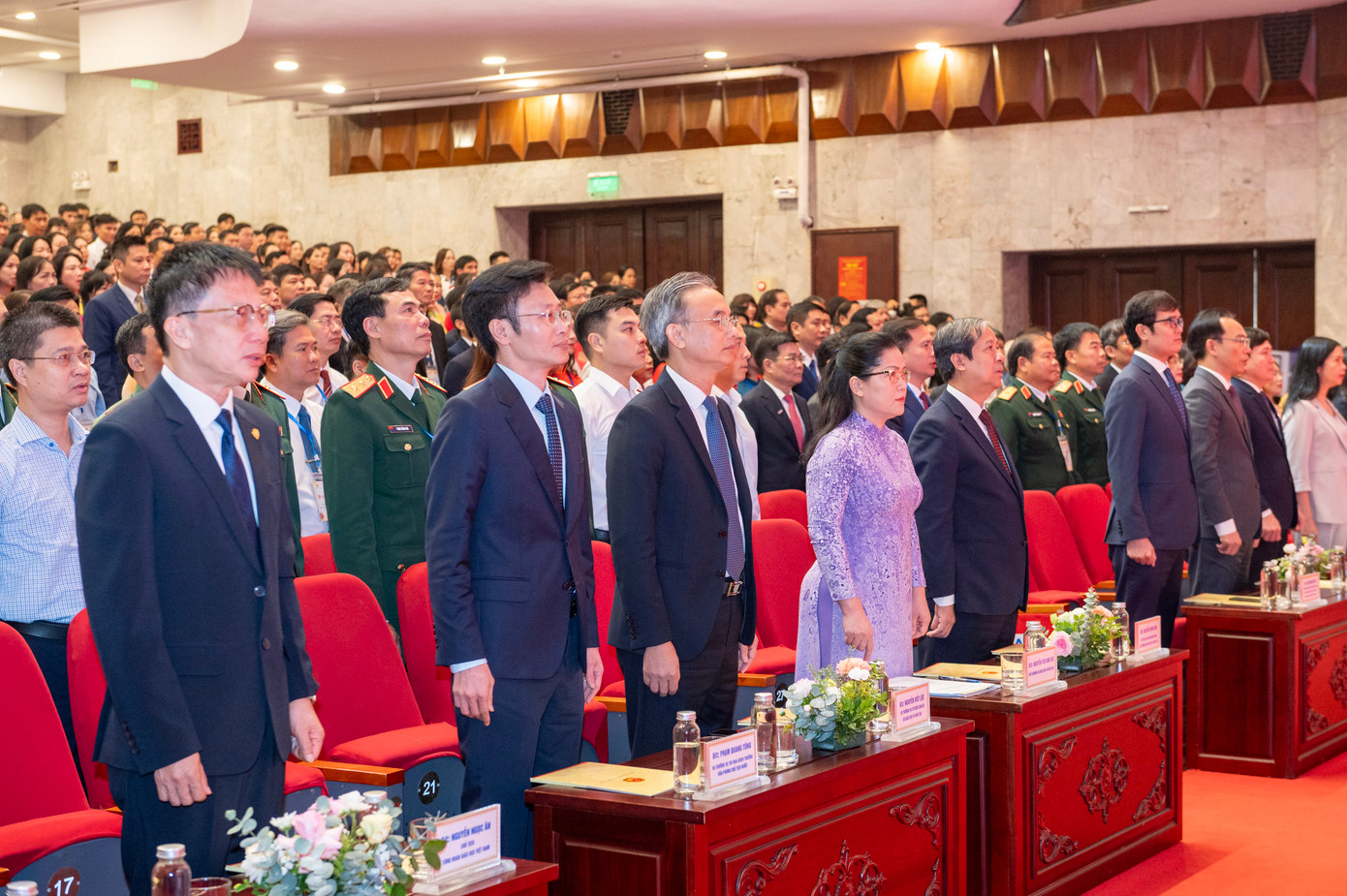 Các đại biểu tham dự chương trình. Các đại biểu tham dự chương trình.