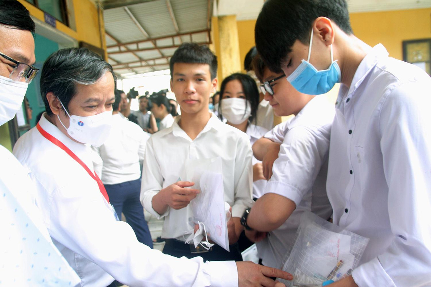 Lãnh đạo Bộ GD - ĐT, kiểm tra kỳ thi tốt nghiệp THPT 2022. Lãnh đạo Bộ GD - ĐT, kiểm tra kỳ thi tốt nghiệp THPT 2022.