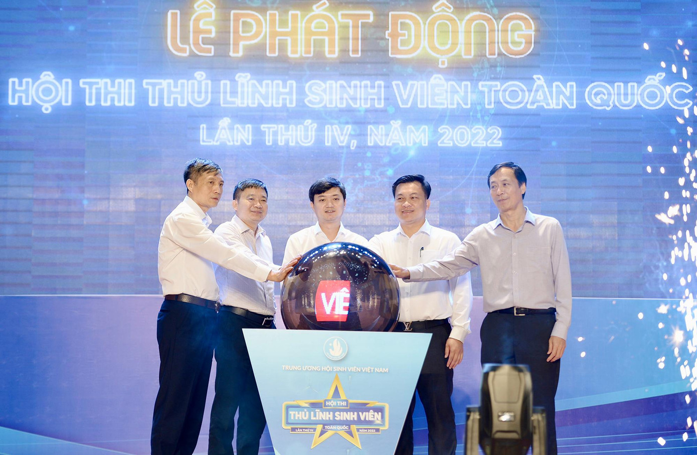 Các đại biểu phát động Hội thi "Thủ lĩnh sinh viên" toàn quốc lần thứ IV, năm 2022. Các đại biểu phát động Hội thi "Thủ lĩnh sinh viên" toàn quốc lần thứ IV, năm 2022.