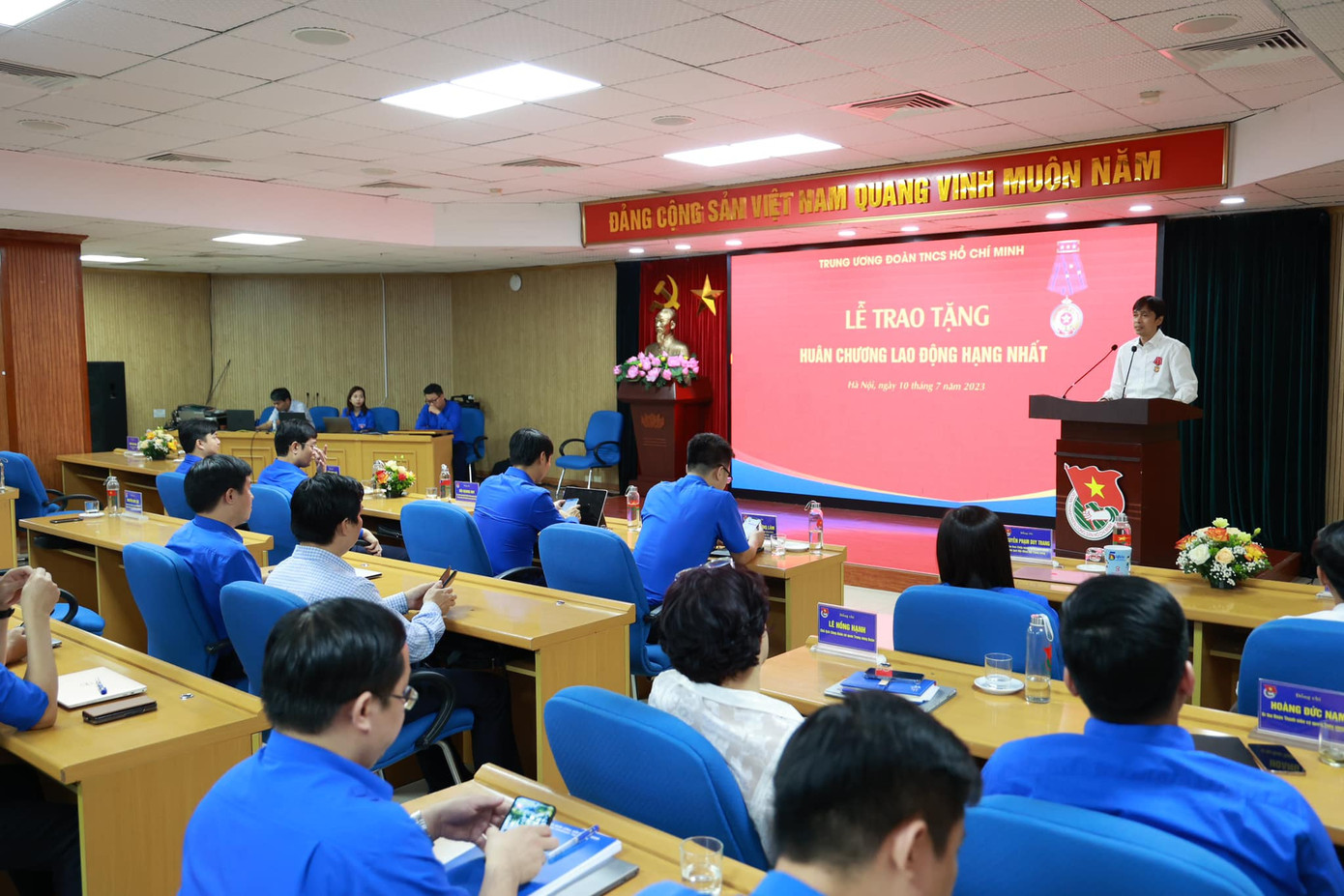 Nhà báo Nguyễn Huy Lộc phát biểu tại buổi lễ. Ảnh: NHƯ Ý