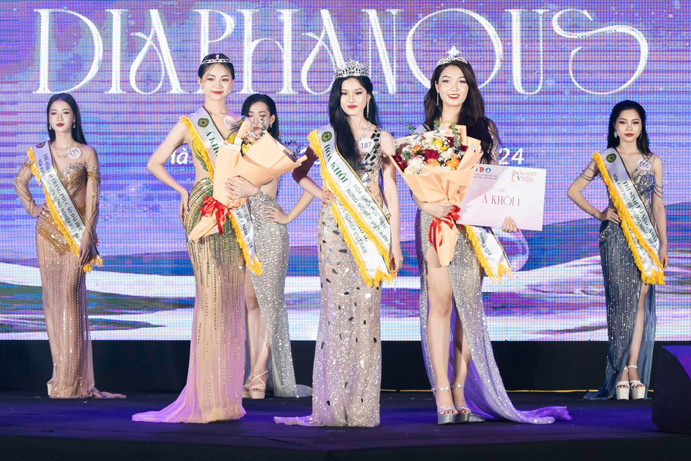 Xuất sắc vượt qua các thí sinh trong đêm Chung kết ‘Hoa khôi VNUA 2024’, Trịnh Hà Phương giành ngôi vị Hoa khôi của cuộc thi. Xuất sắc vượt qua các thí sinh trong đêm Chung kết ‘Hoa khôi VNUA 2024’, Trịnh Hà Phương giành ngôi vị Hoa khôi của cuộc thi.