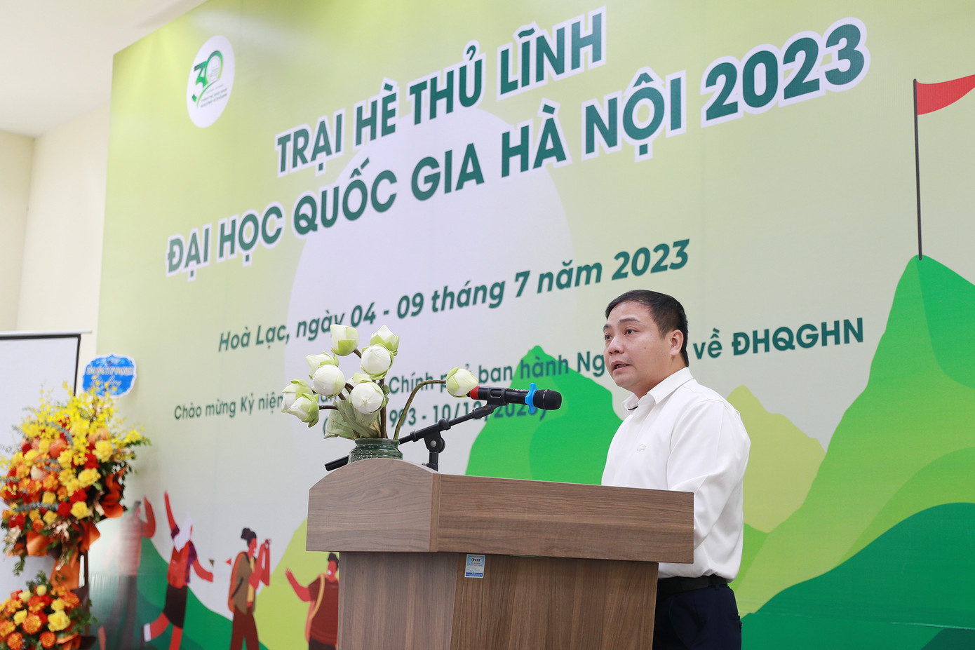 PGS. TS Đào Thanh Trường - Phó Hiệu trưởng trường ĐH Khoa học Xã hội và Nhân văn phát biểu khai mạc chương trình.