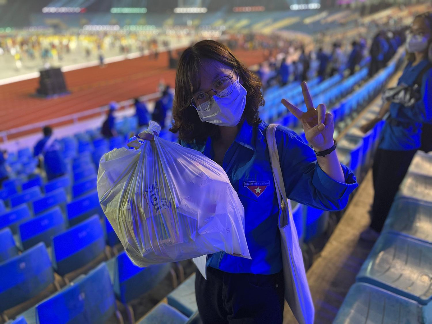 Tình nguyện viên đa số là học sinh, sinh viên đến từ các trường ĐH, CĐ, THPT trên địa bàn TP. Hà Nội.