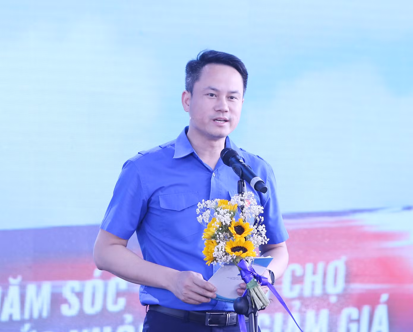 Anh Nguyễn Kim Quy - Phó Chủ tịch thường trực T.Ư Hội LHTN Việt Nam phát biểu khai mạc ngày hội. Anh Nguyễn Kim Quy - Phó Chủ tịch thường trực T.Ư Hội LHTN Việt Nam phát biểu khai mạc ngày hội.