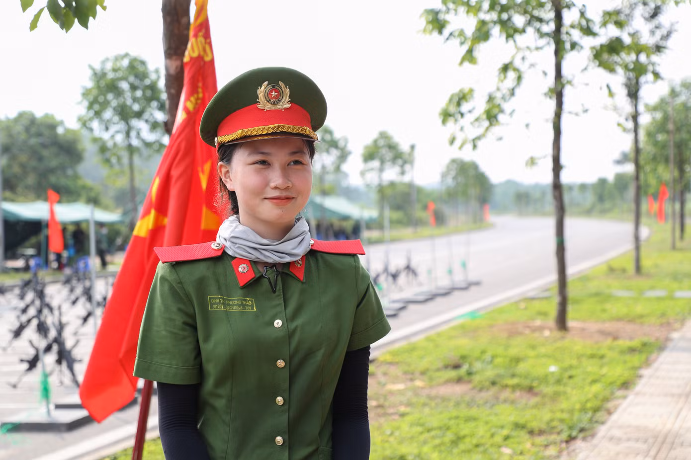 Đinh Thị Phương Thảo – thành viên đội hình diễu binh.
