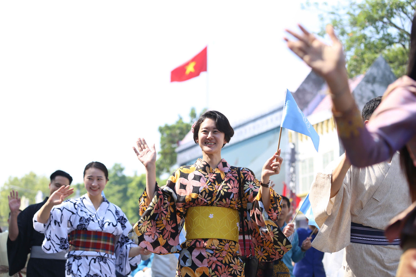 Ngày hội “Văn hóa vì hòa bình”, khép lại với niềm tự hào và khát vọng về một tương lai tươi sáng, nơi Hà Nội tiếp tục phát triển mạnh mẽ, trở thành biểu tượng của hòa bình, sáng tạo và phát triển bền vững trong mắt bạn bè quốc tế. Ngày hội “Văn hóa vì hòa bình”, khép lại với niềm tự hào và khát vọng về một tương lai tươi sáng, nơi Hà Nội tiếp tục phát triển mạnh mẽ, trở thành biểu tượng của hòa bình, sáng tạo và phát triển bền vững trong mắt bạn bè quốc tế.