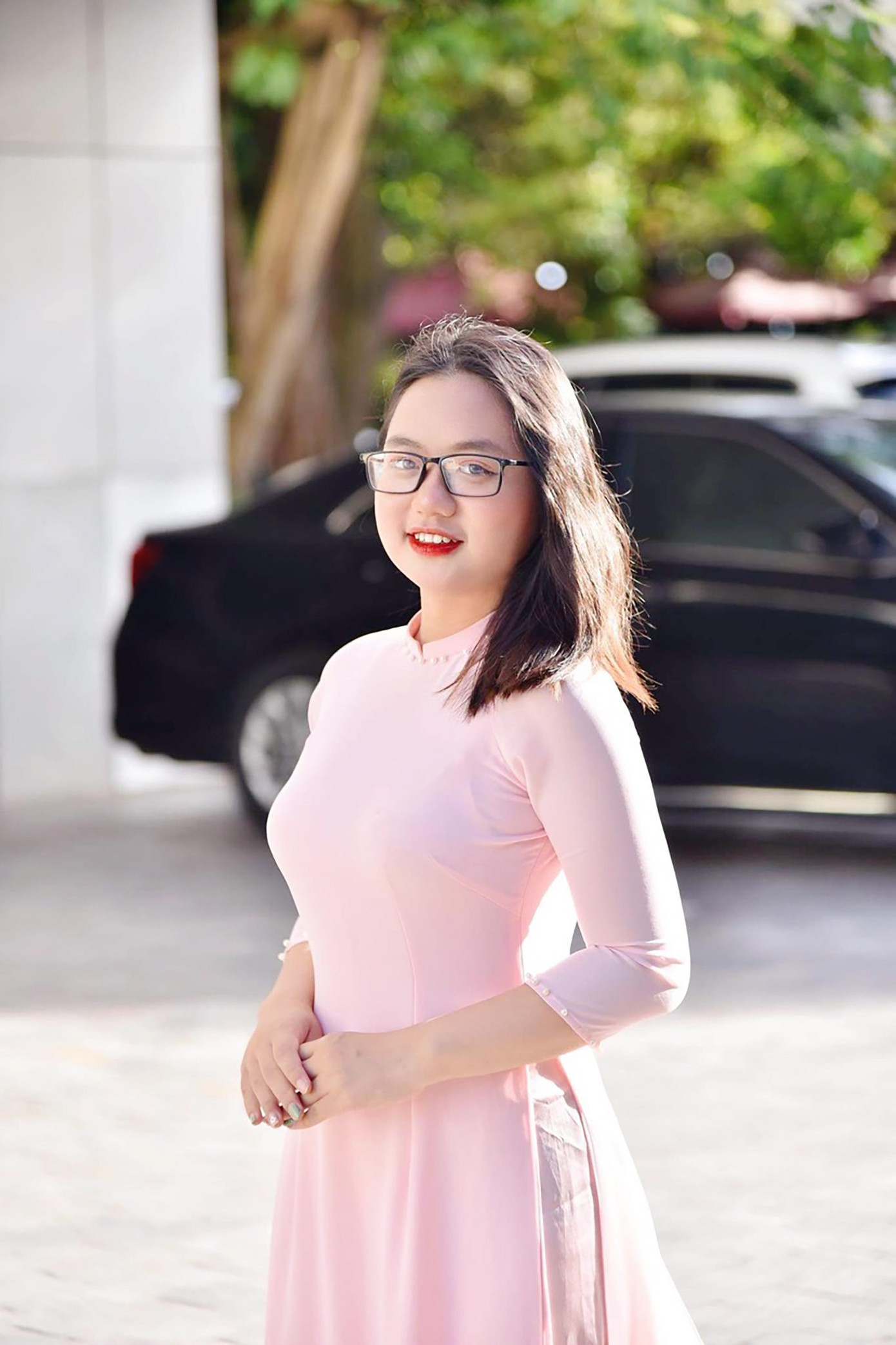 Vi Thị Minh Anh (trường ĐH Kinh tế, ĐHQG Hà Nội). Vi Thị Minh Anh (trường ĐH Kinh tế, ĐHQG Hà Nội).