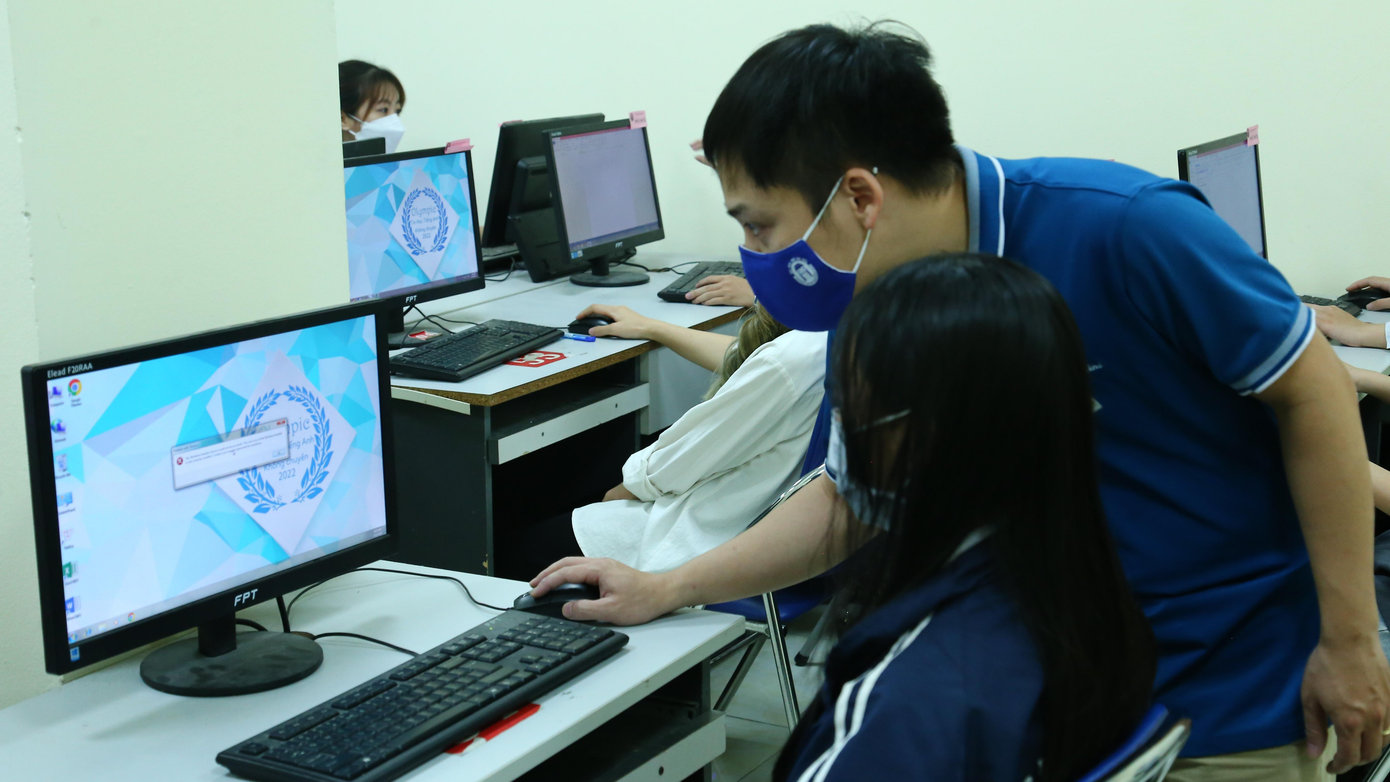 Hơn 1.000 thí sinh tham dự cuộc thi Olympic Tin học, Tiếng Anh không chuyên. Hơn 1.000 thí sinh tham dự cuộc thi Olympic Tin học, Tiếng Anh không chuyên.