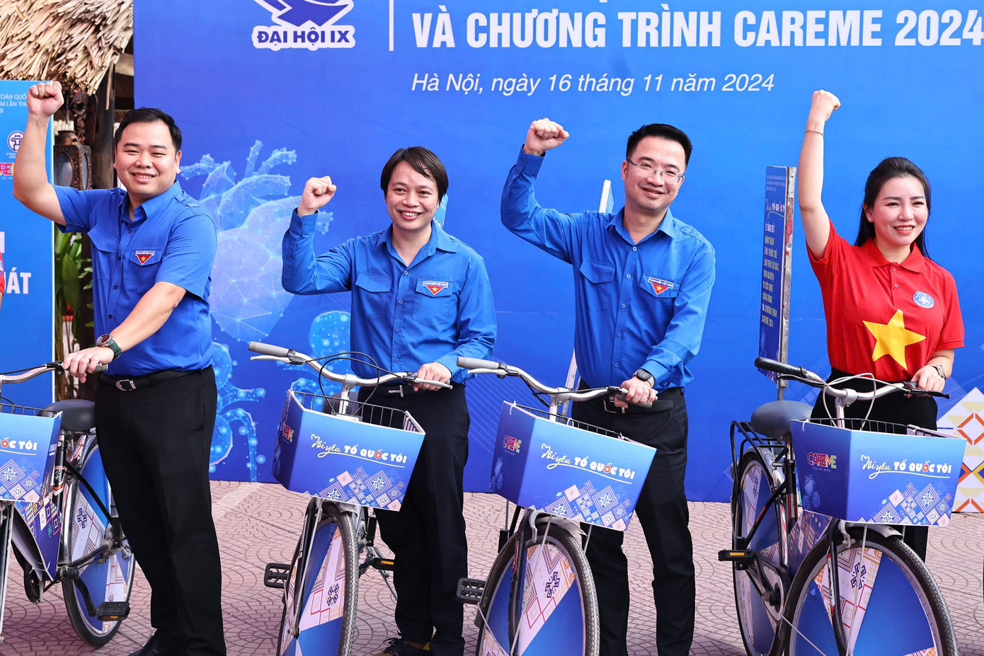 Các đại biểu tham dự chương trình. Các đại biểu tham dự chương trình.