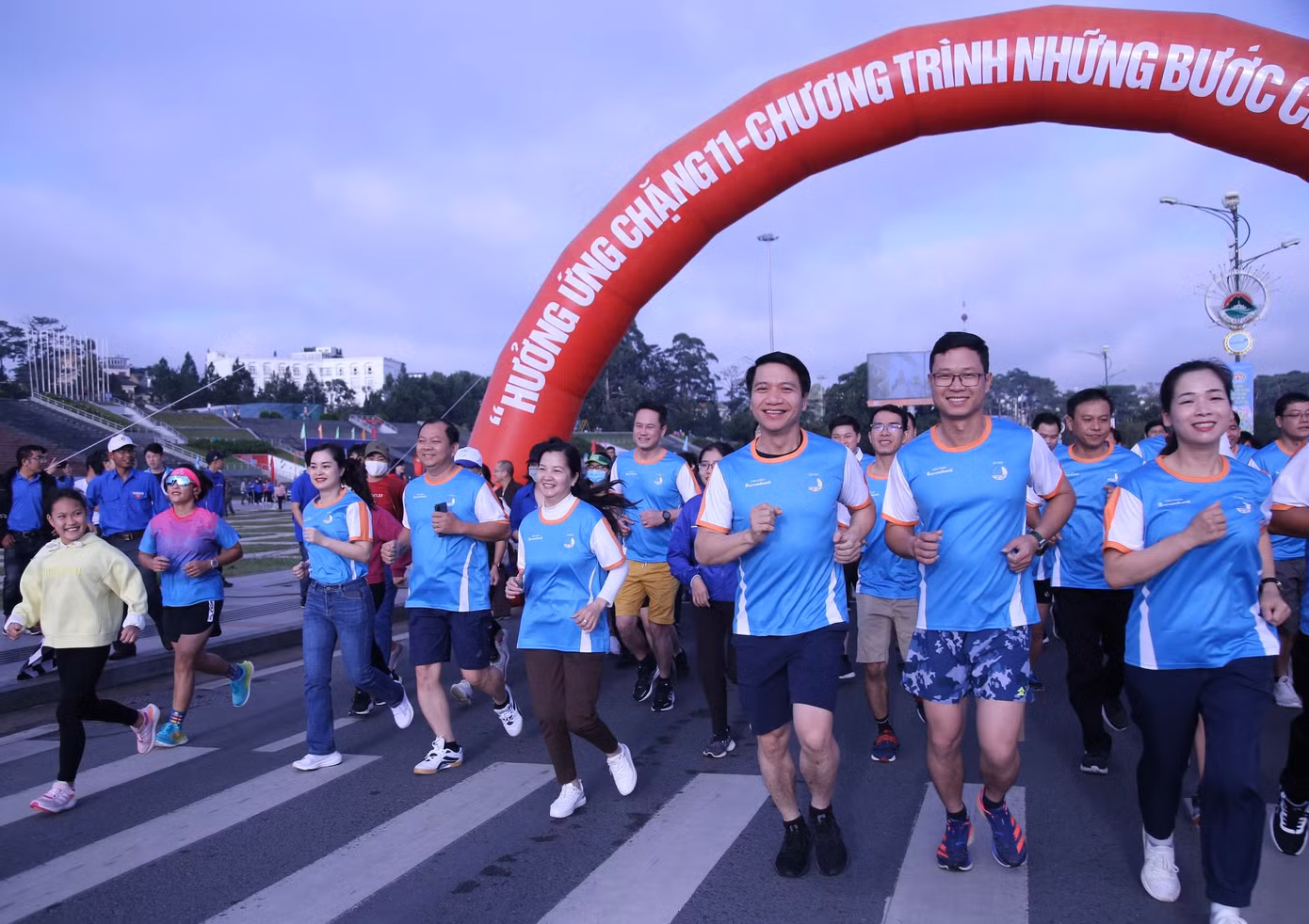 Anh Nguyễn Ngọc Lương - Bí thư thường trực T.Ư Đoàn, Chủ tịch T.Ư Hội LHTN Việt Nam tham gia đồng hành cùng giải chạy.