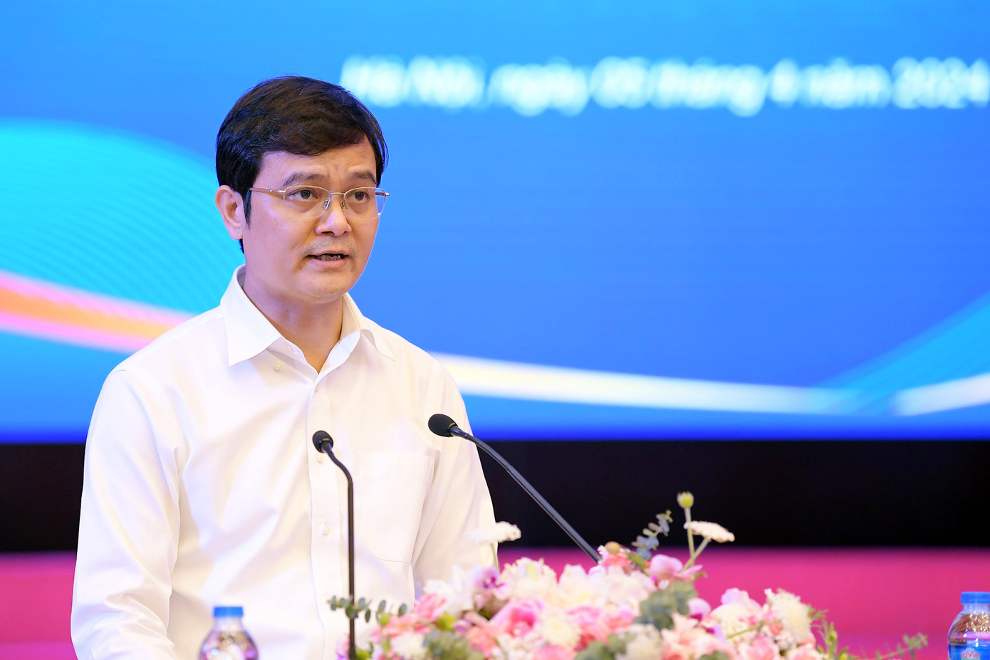 Theo anh Bùi Quang Huy - Ủy viên dự khuyết T.Ư Đảng, Bí thư thứ nhất T.Ư Đoàn, Chủ nhiệm UBQG về Thanh niên Việt Nam, những trao đổi, chia sẻ thông tin và đề xuất, kiến nghị về các vấn đề liên quan đến chính sách đối với thanh niên xung phong, thanh niên tình nguyện là nội dung quan trọng, có tính nhân văn và giá trị cộng đồng sâu sắc. Đây cũng là trách nhiệm của các cơ quan, tổ chức, đơn vị trong việc quan tâm, chăm lo, phát huy lực lượng thanh niên xung phong, thanh niên tình nguyện trong tình hình mới. Theo anh Bùi Quang Huy - Ủy viên dự khuyết T.Ư Đảng, Bí thư thứ nhất T.Ư Đoàn, Chủ nhiệm UBQG về Thanh niên Việt Nam, những trao đổi, chia sẻ thông tin và đề xuất, kiến nghị về các vấn đề liên quan đến chính sách đối với thanh niên xung phong, thanh niên tình nguyện là nội dung quan trọng, có tính nhân văn và giá trị cộng đồng sâu sắc. Đây cũng là trách nhiệm của các cơ quan, tổ chức, đơn vị trong việc quan tâm, chăm lo, phát huy lực lượng thanh niên xung phong, thanh niên tình nguyện trong tình hình mới.