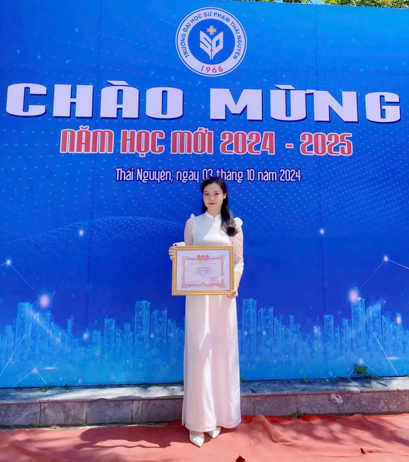 Đinh Thị Hồng đã có nhiều nỗ lực trong hành trình chinh phục Giải thưởng 'Sao Tháng Giêng' - phần thưởng cao quý do T.Ư Hội Sinh viên Việt Nam trao tặng. Đinh Thị Hồng đã có nhiều nỗ lực trong hành trình chinh phục Giải thưởng 'Sao Tháng Giêng' - phần thưởng cao quý do T.Ư Hội Sinh viên Việt Nam trao tặng.