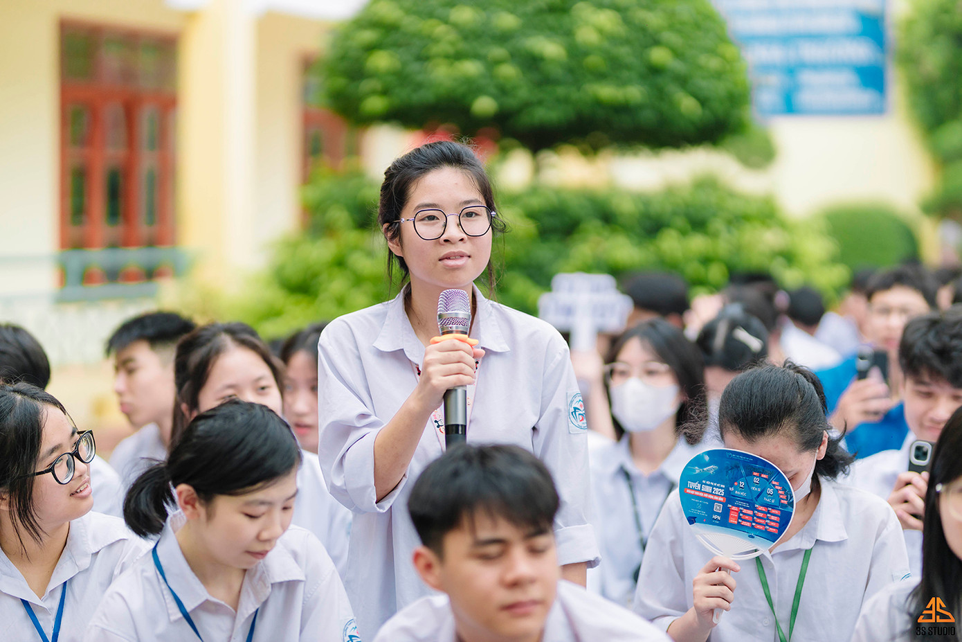 Hàng chục câu hỏi tại chương trình. Hàng chục câu hỏi tại chương trình.