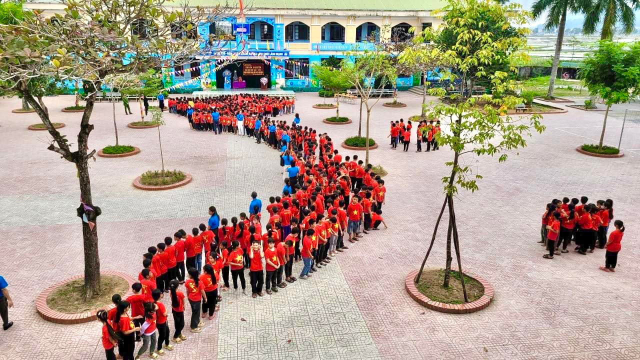 Cuộc vận động "Tự hào một dải non sông" được triển khai rộng khắp trên toàn quốc, ở tất cả các cấp bộ Đoàn, Hội, Đội trong và ngoài nước. Thông qua việc sử dụng bản đồ Việt Nam tại các không gian học tập, làm việc và sinh hoạt cộng đồng của thanh thiếu nhi và người dân Việt Nam; góp phần nâng cao ý thức về chủ quyền quốc gia, dân tộc.