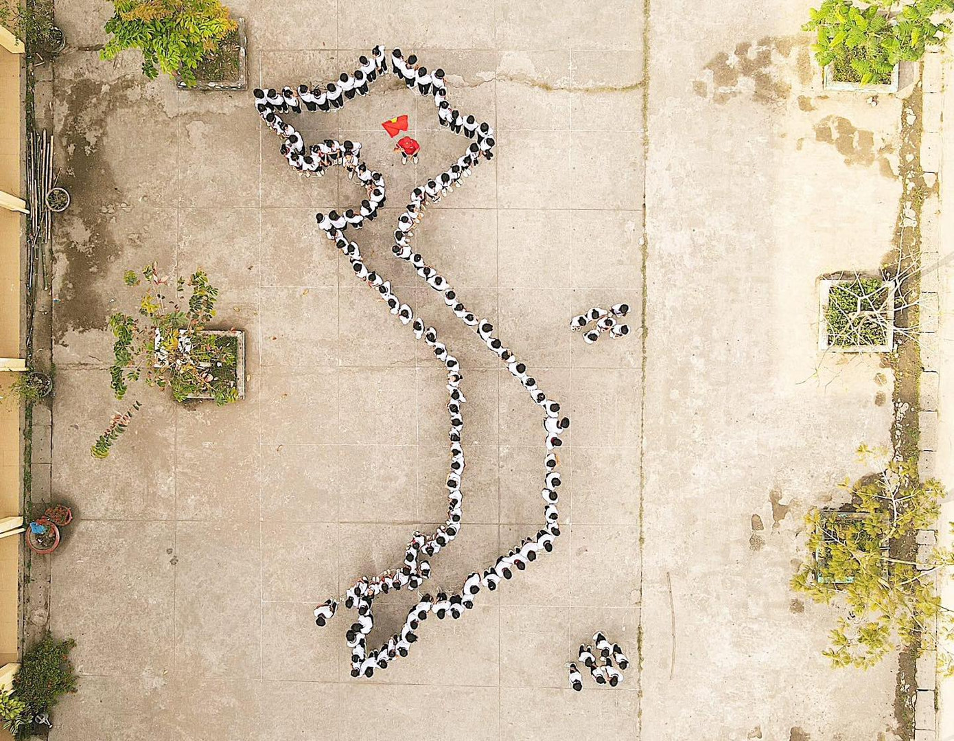 Cuộc vận động "Tự hào một dải non sông" được triển khai rộng khắp trên toàn quốc, ở tất cả các cấp bộ Đoàn, Hội, Đội trong và ngoài nước. Thông qua việc sử dụng bản đồ Việt Nam tại các không gian học tập, làm việc và sinh hoạt cộng đồng của thanh thiếu nhi và người dân Việt Nam; góp phần nâng cao ý thức về chủ quyền quốc gia, dân tộc.