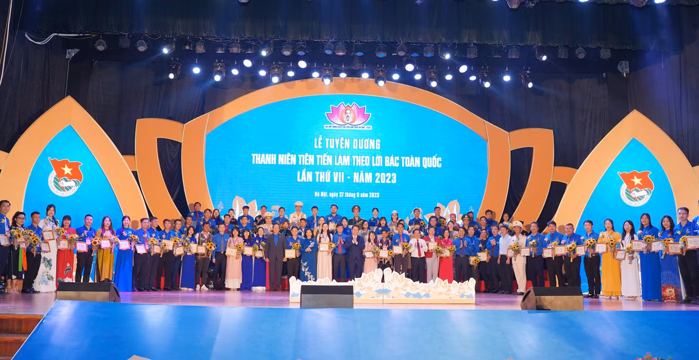 Lãnh đạo Đảng, Nhà nước, T.Ư Đoàn, đã trao Chứng nhận Thanh niên tiên tiến làm theo lời Bác toàn quốc lần thứ VII, năm 2023.