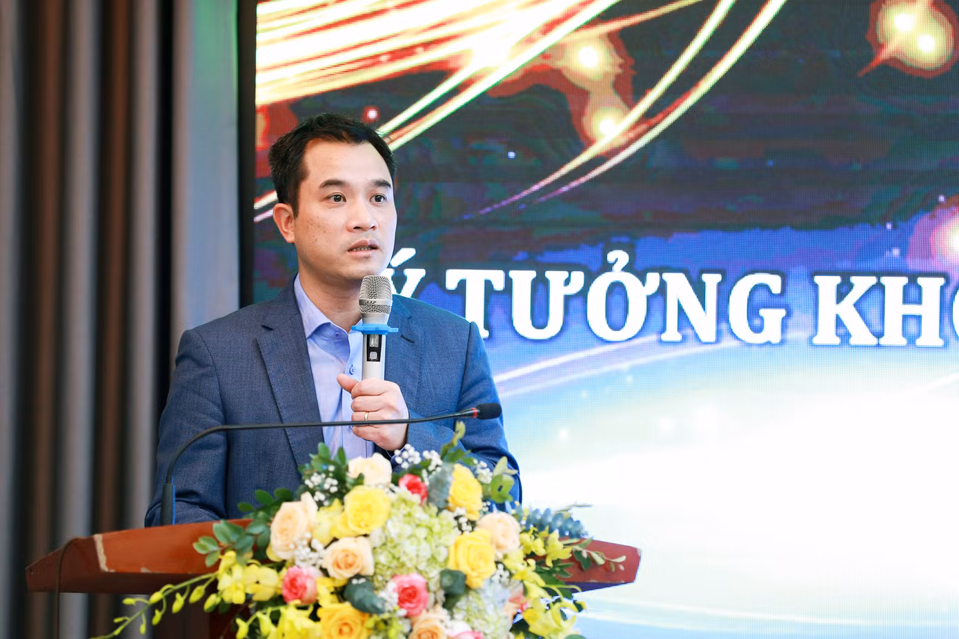 Phó Giám đốc ĐHQG Hà Nội Phạm Bảo Sơn phát biểu tại chương trình.