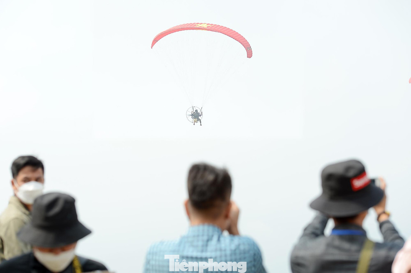 Theo lộ trình, các phi công sẽ xuất phát ở bản Sì Thâu Chải (xã Hồ Thầu, cao 1.400m so với mặt nước biển) và hạ cánh tại sân vận động thị trấn Tam Đường. Theo lộ trình, các phi công sẽ xuất phát ở bản Sì Thâu Chải (xã Hồ Thầu, cao 1.400m so với mặt nước biển) và hạ cánh tại sân vận động thị trấn Tam Đường.