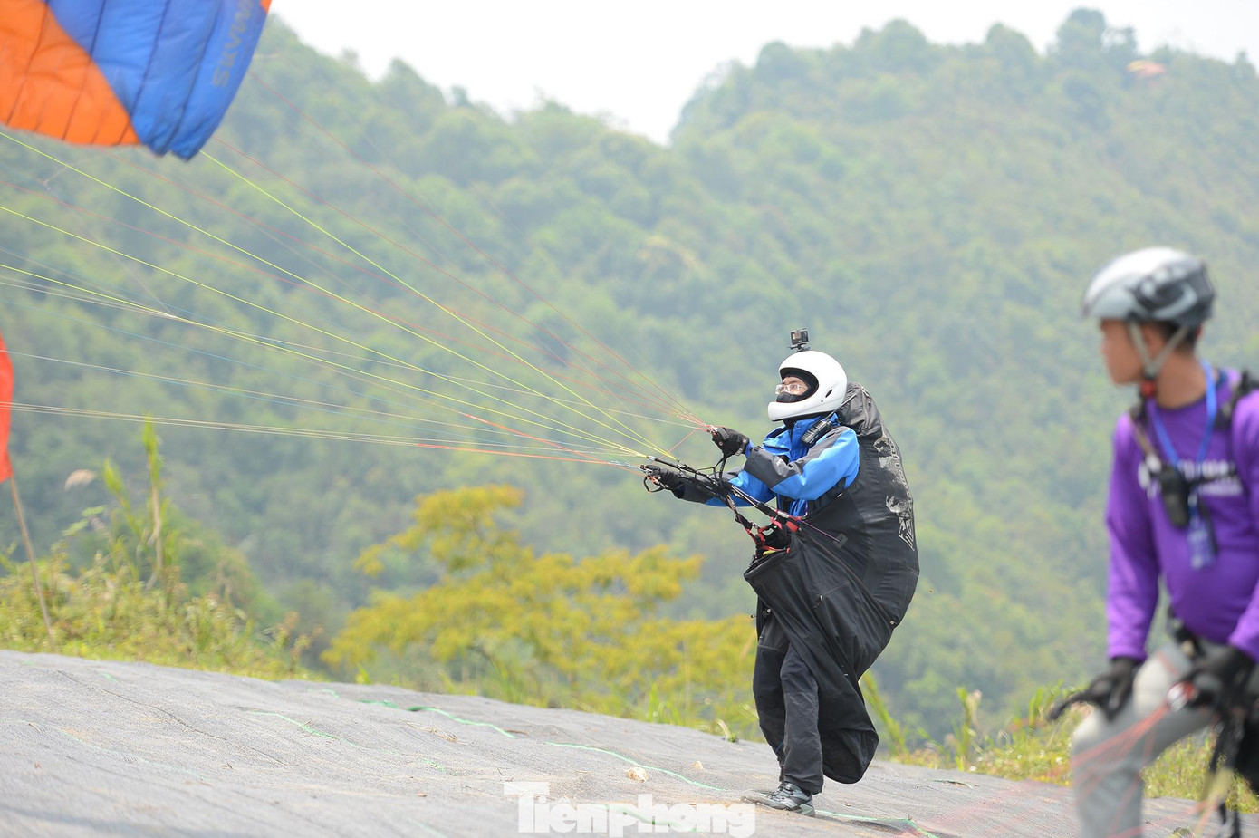 Cất cánh... Cất cánh...