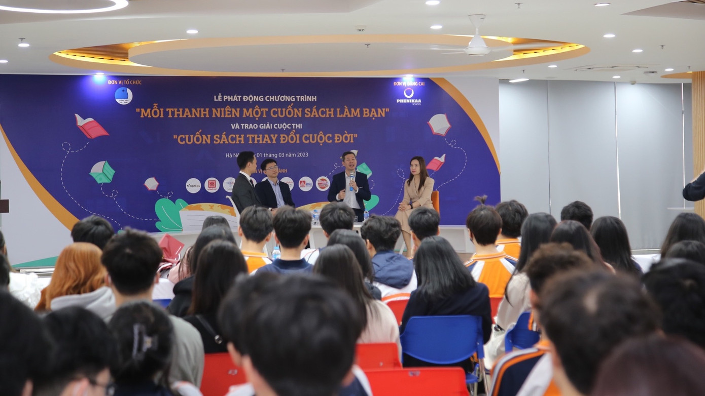 Các diễn giả tham gia toạ đàm tại chương trình. Các diễn giả tham gia toạ đàm tại chương trình.