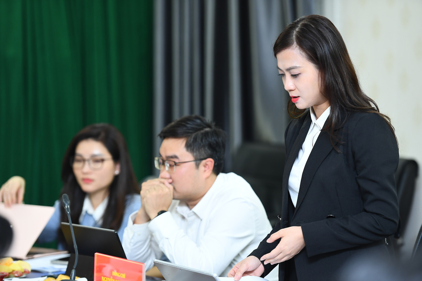 Các đại biểu góp ý kiến tại Hội nghị. Các đại biểu góp ý kiến tại Hội nghị.