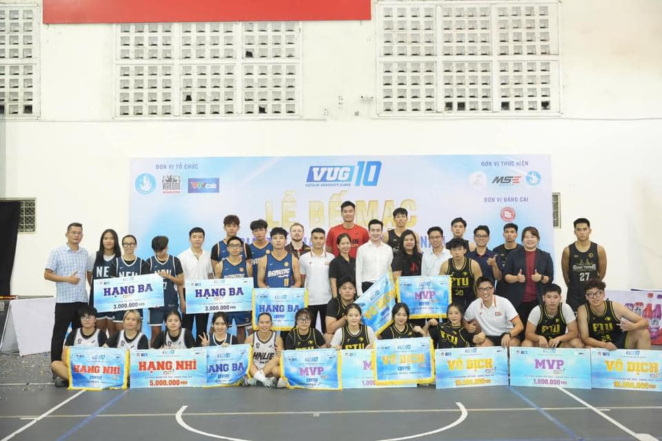 Ở hạng mục Bóng rổ 3x3 Nam, trường ĐH Ngoại thương đã thể hiện sự vượt trội với lối chơi linh hoạt và kỹ thuật tốt, xuất sắc giành giải Nhất. Trường ĐH Giao thông Vận tải giành giải Nhì và trường ĐH Ngân hàng giành giải Ba. Những trận đấu đã diễn ra vô cùng căng thẳng với các pha ghi điểm ngoạn mục, mang lại sự phấn khích cho khán giả.