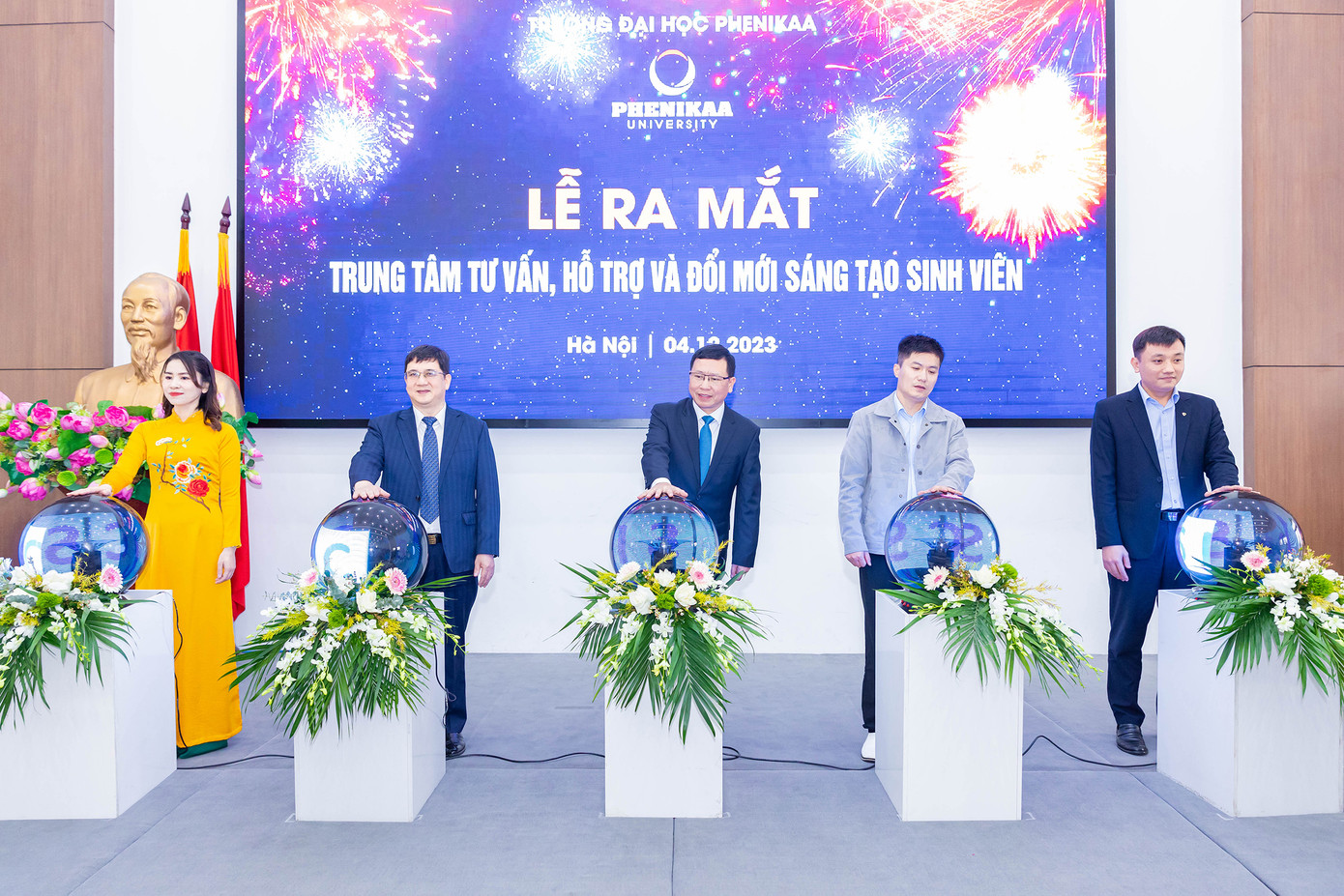 Lễ ra mắt Trung tâm Tư vấn, Hỗ trợ và Đổi mới sáng tạo sinh viên. Lễ ra mắt Trung tâm Tư vấn, Hỗ trợ và Đổi mới sáng tạo sinh viên.