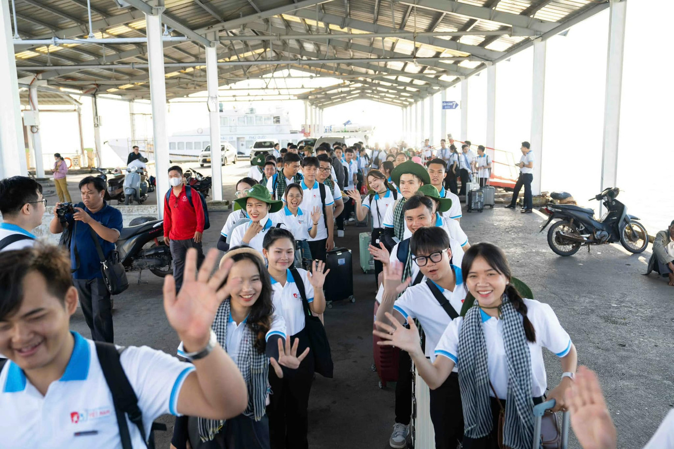 Anh Ngô Văn Cương - Bí thư T.Ư Đoàn, Chủ nhiệm Uỷ ban Kiểm tra T.Ư Đoàn, Trưởng đoàn Hành trình 'Sinh viên với biển đảo Tổ quốc' năm 2024. Anh Ngô Văn Cương - Bí thư T.Ư Đoàn, Chủ nhiệm Uỷ ban Kiểm tra T.Ư Đoàn, Trưởng đoàn Hành trình 'Sinh viên với biển đảo Tổ quốc' năm 2024.