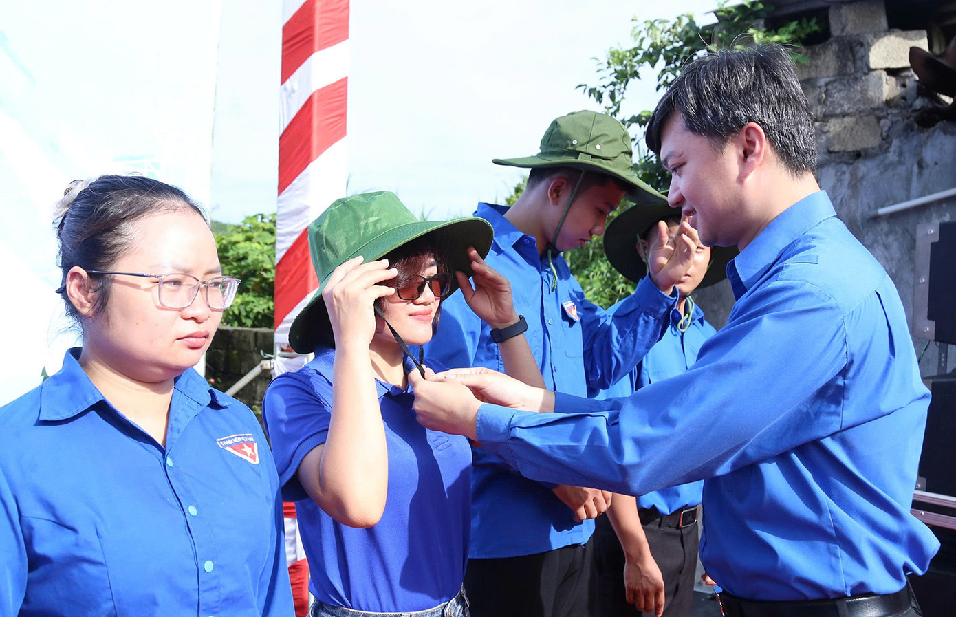 Phát động đợt thi đua cao điểm tình nguyện hỗ trợ thi công Dự án đường dây 500kV Lào Cai – Vĩnh Yên. Phát động đợt thi đua cao điểm tình nguyện hỗ trợ thi công Dự án đường dây 500kV Lào Cai – Vĩnh Yên.