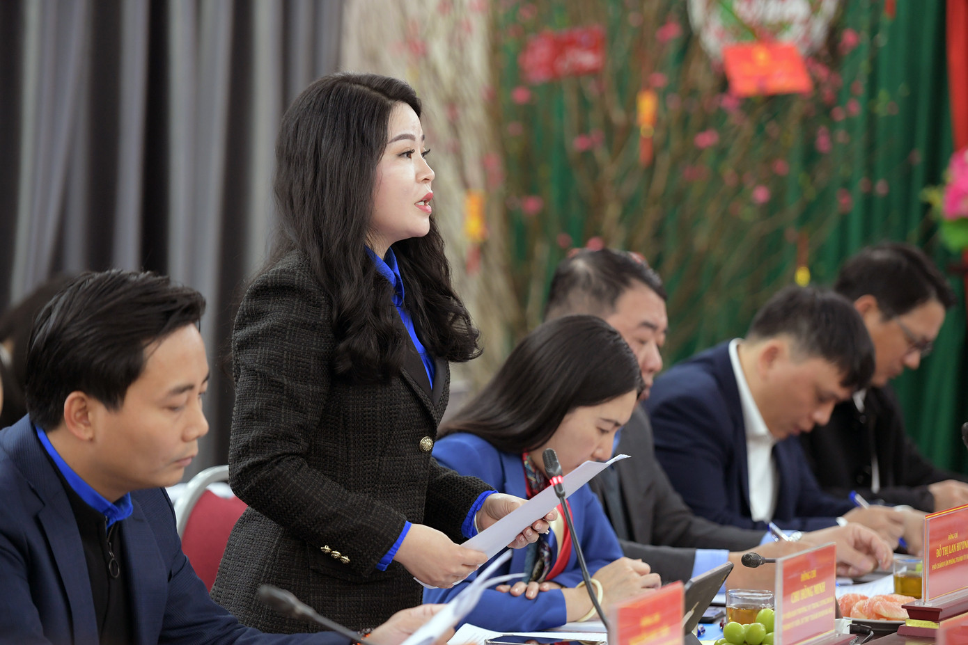 Chị Chu Hồng Minh - Bí thư Thành Đoàn Hà Nội báo cáo tại Hội nghị. Chị Chu Hồng Minh - Bí thư Thành Đoàn Hà Nội báo cáo tại Hội nghị.