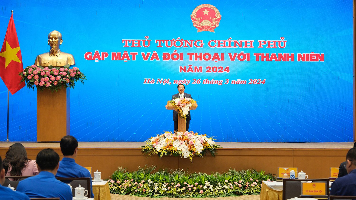 Tại buổi đối thoại, Thủ tướng Phạm Minh Chính khẳng định, đi đôi với phát triển sẽ có những mặt tích cực và tiêu cực. Người đứng đầu Chính phủ bày tỏ mong muốn những người trẻ giữ thăng bằng trong các trường hợp, dù thắng lợi hay thất bại, xử lý mọi việc một cách bình tĩnh và có hiệu quả.