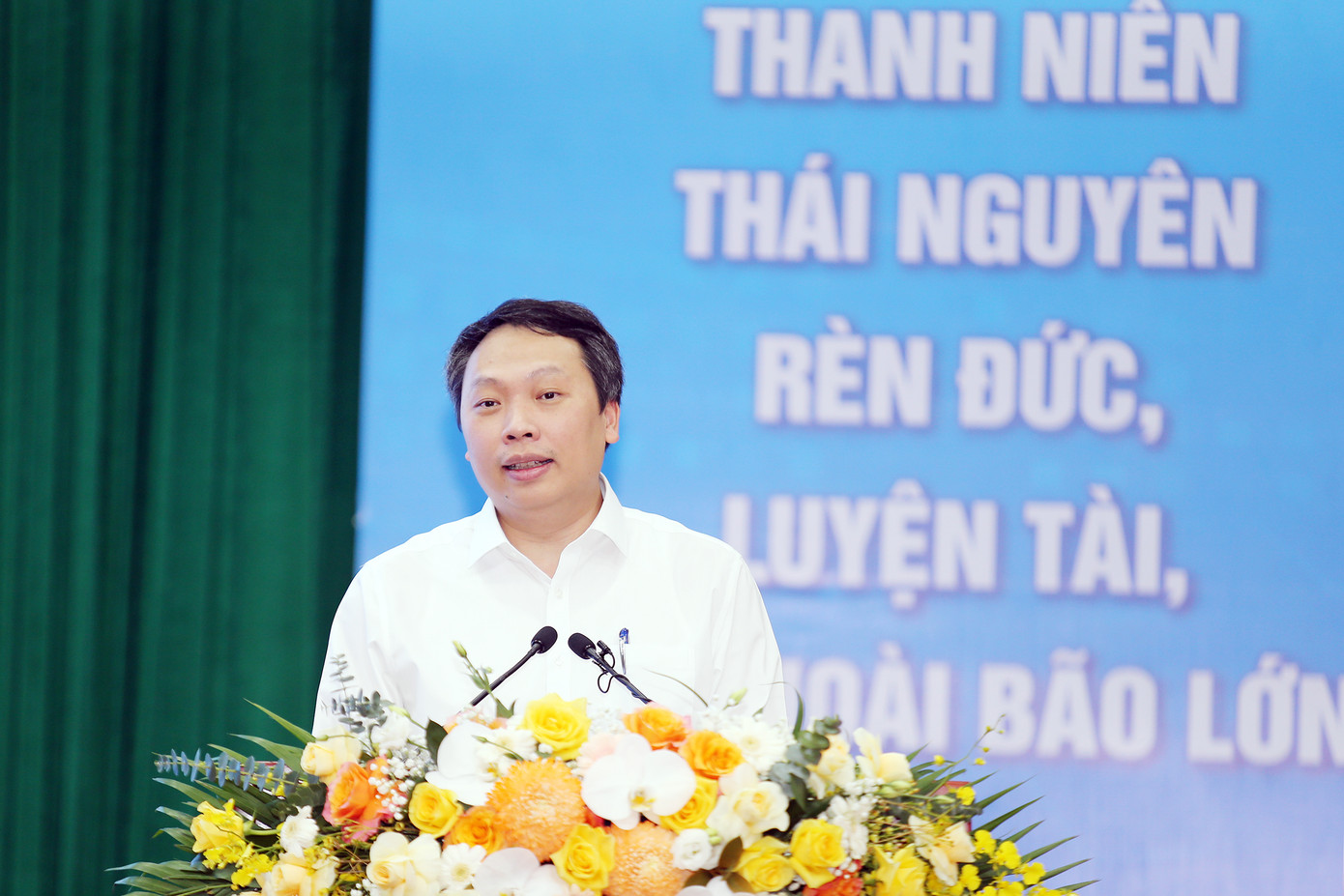 Chủ tịch UBND tỉnh Thái Nguyên Nguyễn Huy Dũng phát biểu tại Hội nghị.