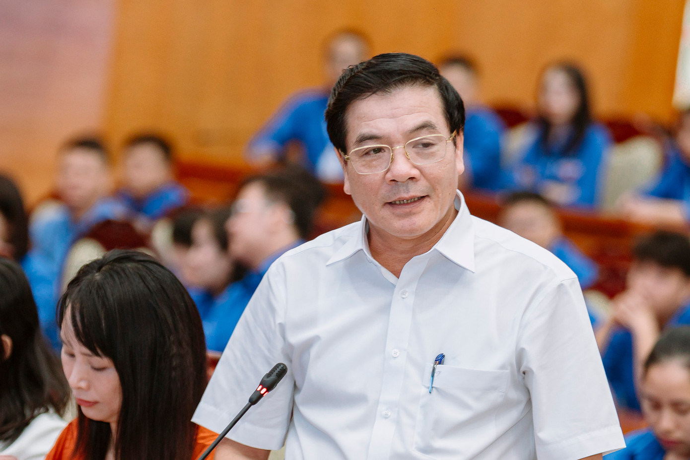 Lãnh đạo các sở, ban, ngành tỉnh Thái Nguyên trao đổi tại Hội nghị.