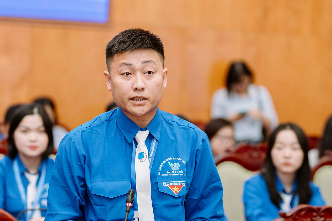 Nhiều câu hỏi được đoàn viên, thanh niên tỉnh Thái Nguyên gửi đến Chủ tịch UBND tỉnh Nguyễn Huy Dũng.