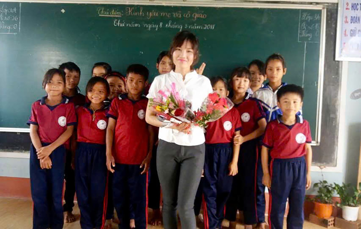 Cô giáo vùng cao Lê Thị Ngọc Linh: Người thắp sáng ước mơ từ những điều giản dị. Cô giáo vùng cao Lê Thị Ngọc Linh: Người thắp sáng ước mơ từ những điều giản dị.