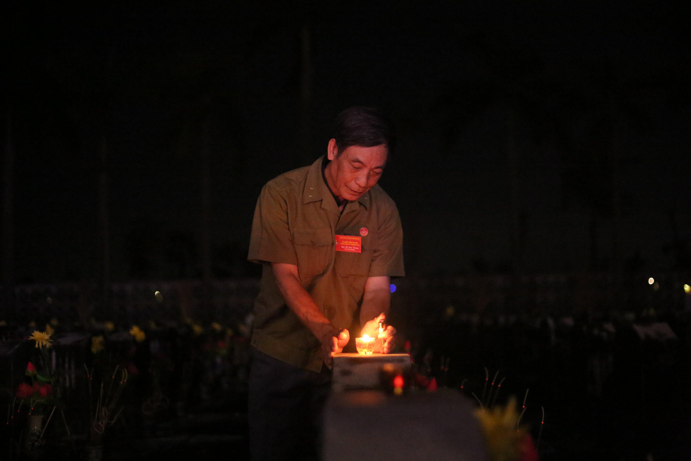 ... tất cả các phần mộ đều là nơi yên nghỉ củacác bậc lão thành cách mạng, các anh hùng liệt sĩ. ... tất cả các phần mộ đều là nơi yên nghỉ củacác bậc lão thành cách mạng, các anh hùng liệt sĩ.