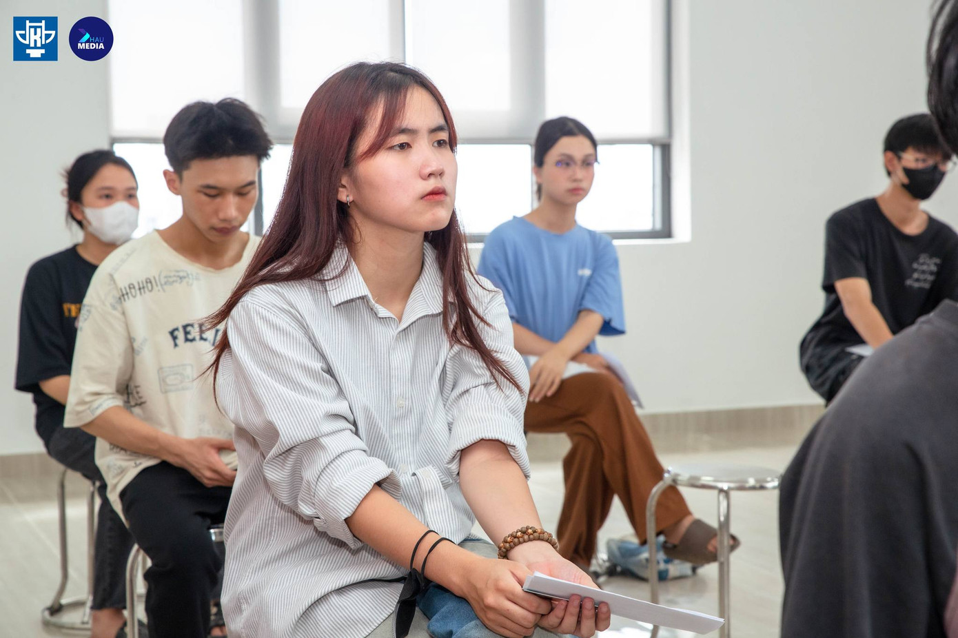 Hàng nghìn thí sinh đến từ các tỉnh thành, đã có mặt từ sớm để chuẩn bị cho buổi thi năng khiếu. Hàng nghìn thí sinh đến từ các tỉnh thành, đã có mặt từ sớm để chuẩn bị cho buổi thi năng khiếu.