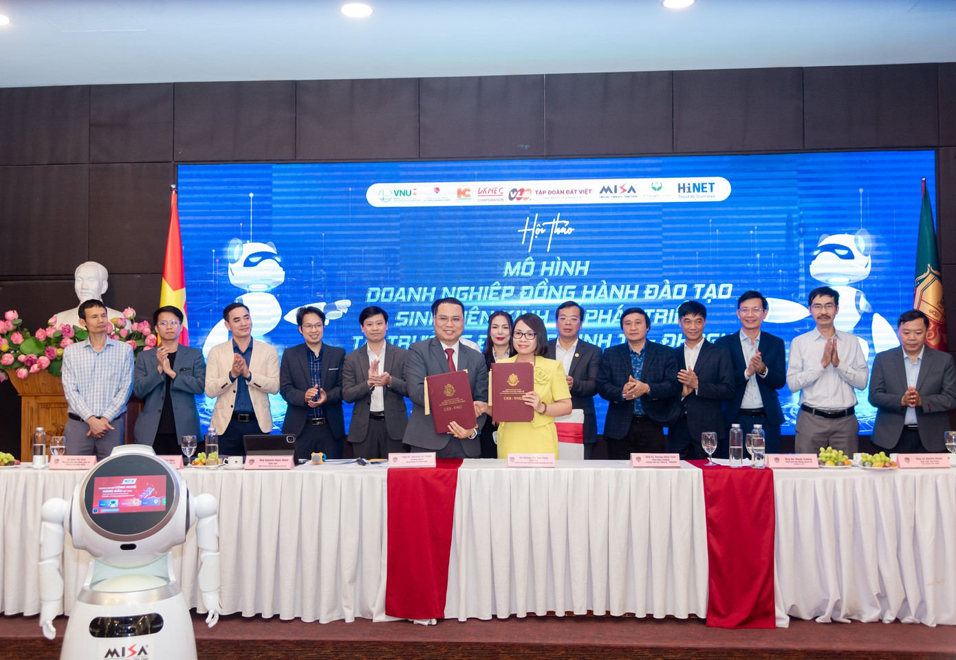 Các đơn vị, doanh nghiệp đồng hành cùng nhà trường trong đào tạo.