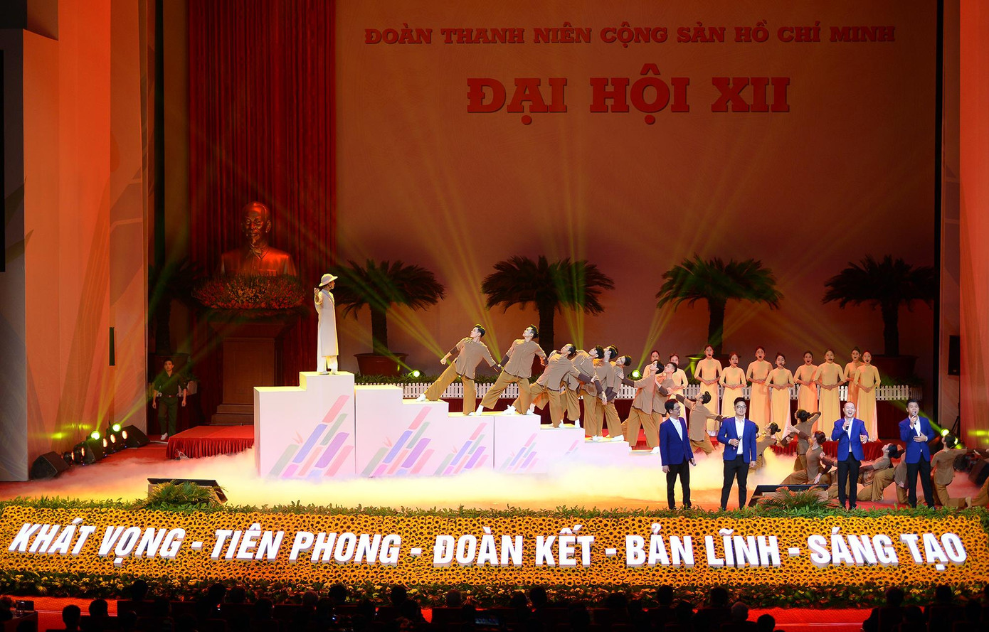 Chương trình nghệ thuật tại phiên Trọng thể Đại hội Đoàn toàn quốc lần thứ XII. Chương trình nghệ thuật tại phiên Trọng thể Đại hội Đoàn toàn quốc lần thứ XII.